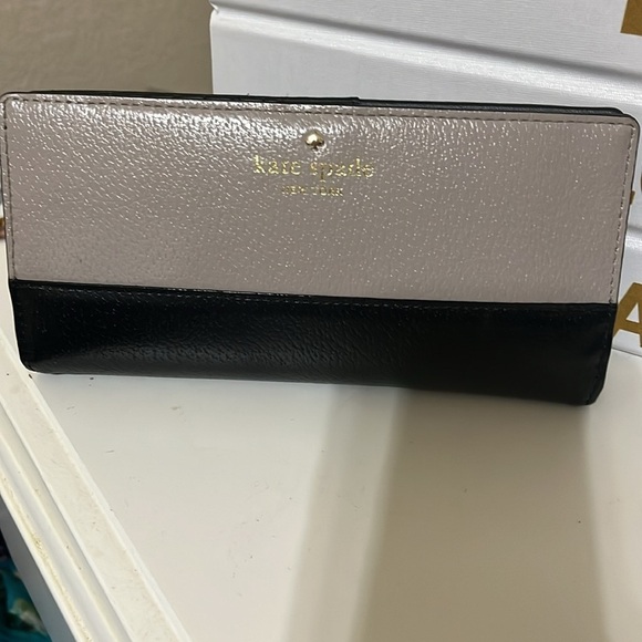 Kate Spade New York Grand Street Colorblock Stacy Wallet Warm Beige/Black - Picture 3 of 14